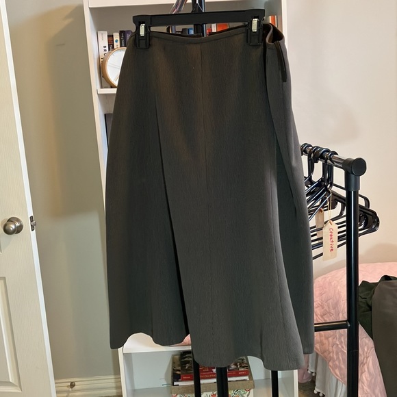 Business Suit - Picture 4 of 5